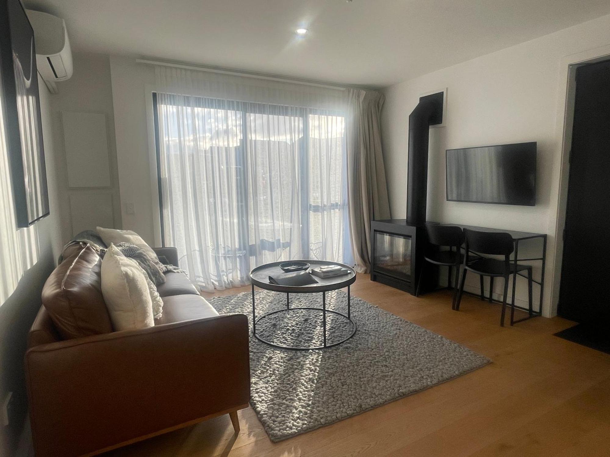 Alpine Junction Townhouse Apartments, Lodge & Hotel Wanaka Buitenkant foto